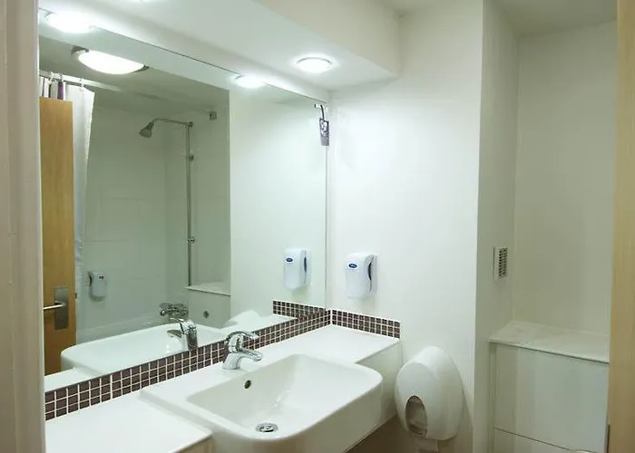 Premier Premier סקארבורו